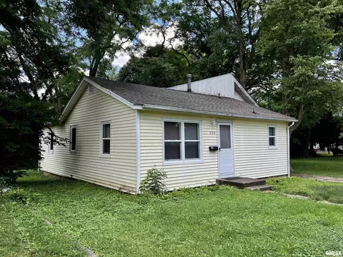 524 N Albert St, Macomb, IL 61455 photo 8