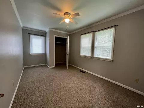 524 N Albert St, Macomb, IL 61455 photo 7