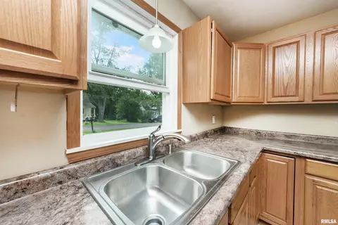 200 Theodore St, Washington, IL 61571 photo 11