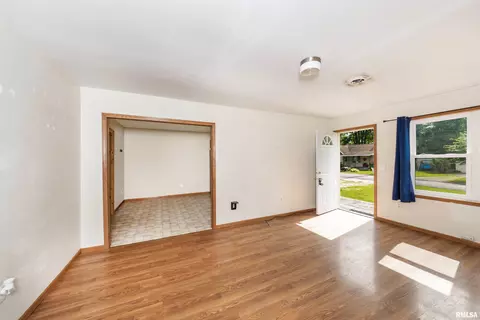 200 Theodore St, Washington, IL 61571 photo 4