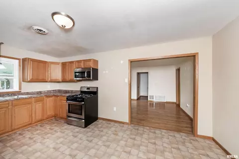 200 Theodore St, Washington, IL 61571 photo 10
