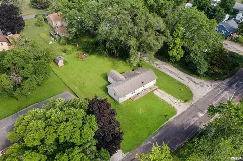 200 Theodore St, Washington, IL 61571 photo 2