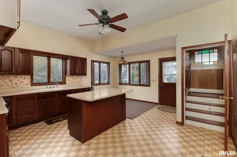 701 W 4th St, Delavan, IL 61734 photo 13