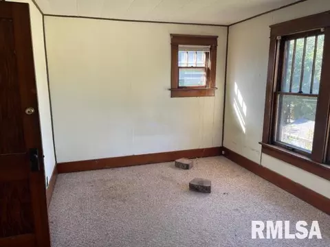 122 W Pierce St, Macomb, IL 61455 photo 9