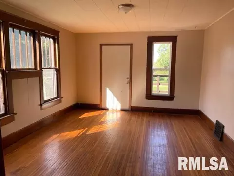122 W Pierce St, Macomb, IL 61455 photo 7