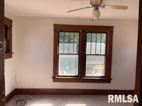 122 W Pierce St, Macomb, IL 61455 photo 10