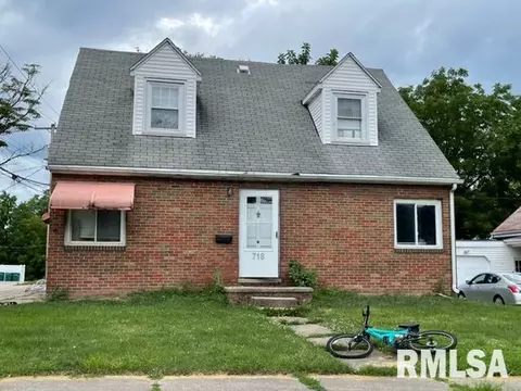 718 N Charles St, Macomb, IL 61455 photo 4