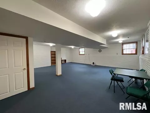 1203 E Juniper St, Canton, IL 61520 photo 41