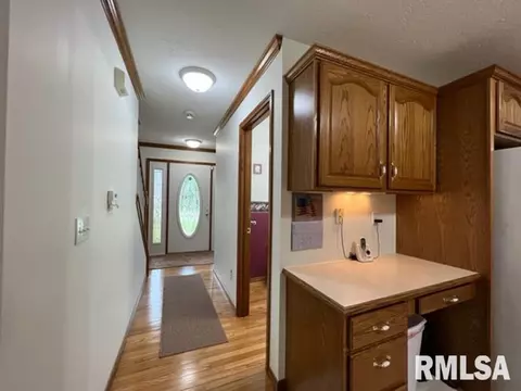1203 E Juniper St, Canton, IL 61520 photo 5