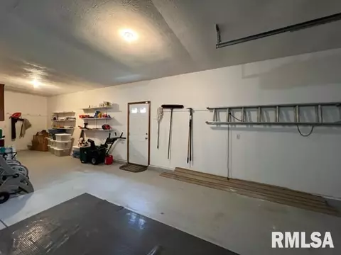 1203 E Juniper St, Canton, IL 61520 photo 50