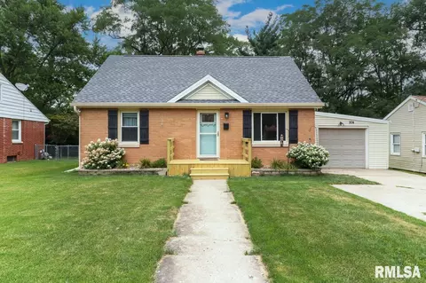504 Spring St, Washington, IL 61571 photo 3