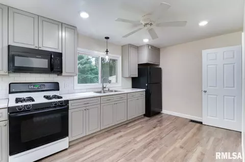 504 Spring St, Washington, IL 61571 photo 19