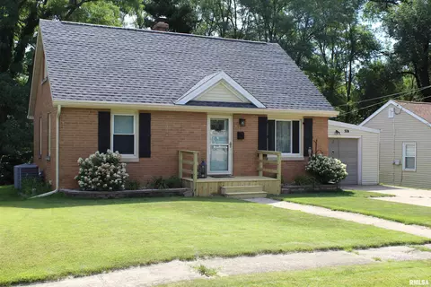 504 Spring St, Washington, IL 61571 photo 1