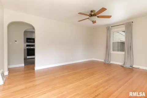 504 Spring St, Washington, IL 61571 photo 9