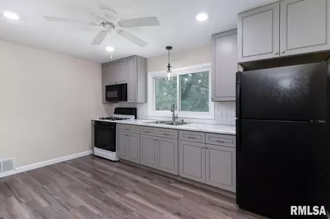 504 Spring St, Washington, IL 61571 photo 18