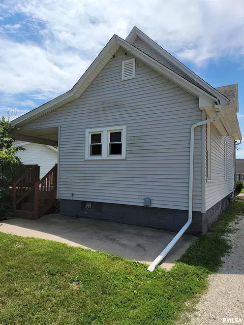 1027 E Chestnut St, Canton, IL 61520 photo 49