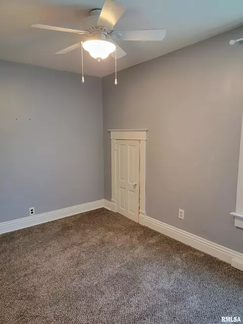 1027 E Chestnut St, Canton, IL 61520 photo 24