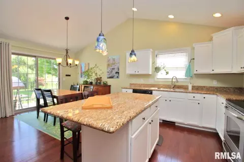 1413 Willow Dr, Washington, IL 61571 photo 11