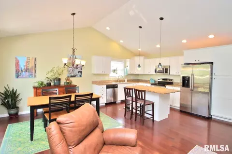 1413 Willow Dr, Washington, IL 61571 photo 8