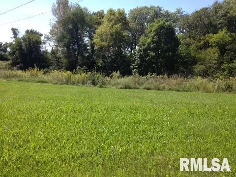 23461 Augusta Dr, Washington, IL 61571