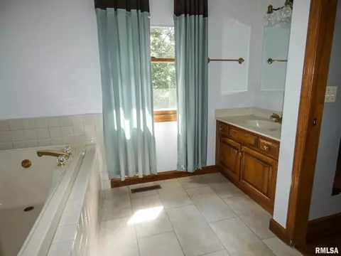 11620 N Strathmoore Ct, Dunlap, IL 61525 photo 25