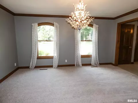11620 N Strathmoore Ct, Dunlap, IL 61525 photo 7