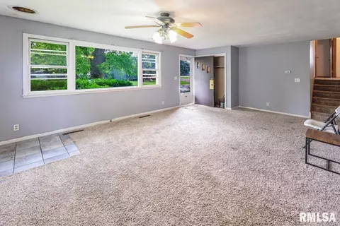 503 Devonshire Rd, Washington, IL 61571 photo 3