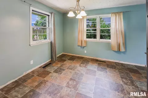 503 Devonshire Rd, Washington, IL 61571 photo 8