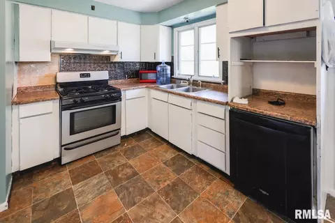 503 Devonshire Rd, Washington, IL 61571 photo 6