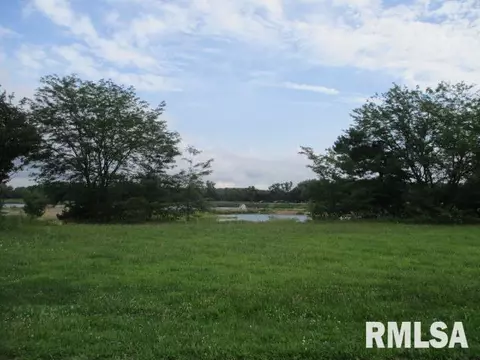 5 Eichhorn Road, Spring Bay, IL 61611