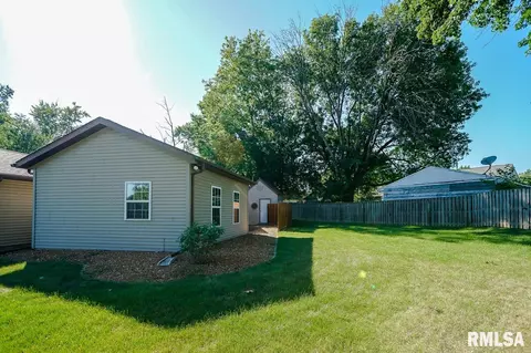 4603 W Pendleton Pl, Peoria, IL 61615 photo 30
