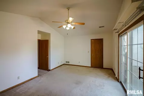 4603 W Pendleton Pl, Peoria, IL 61615 photo 20