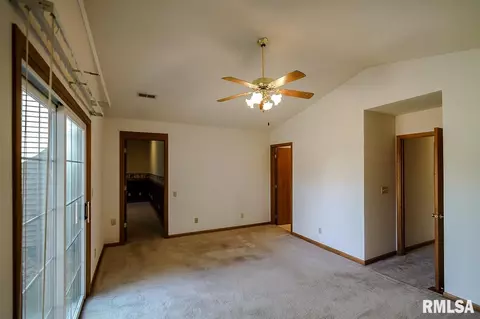 4603 W Pendleton Pl, Peoria, IL 61615 photo 16