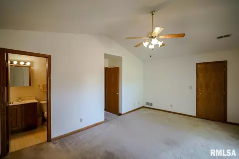 4603 W Pendleton Pl, Peoria, IL 61615 photo 17
