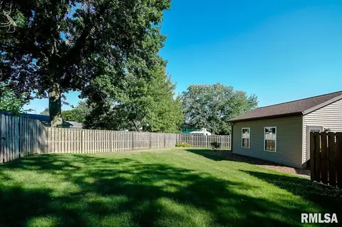 4603 W Pendleton Pl, Peoria, IL 61615 photo 29