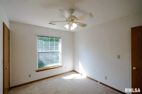 4603 W Pendleton Pl, Peoria, IL 61615 photo 22