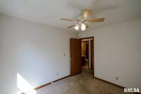 4603 W Pendleton Pl, Peoria, IL 61615 photo 23