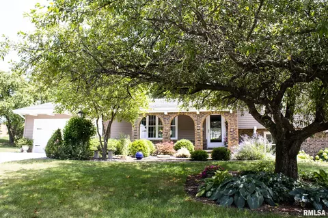 804 Curtis Ct, Eureka, IL 61530 photo 4