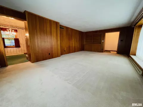1429 Riverview Dr, Macomb, IL 61455 photo 5