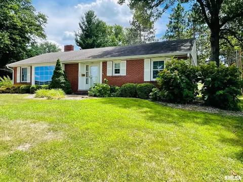 1429 Riverview Dr, Macomb, IL 61455 photo 3