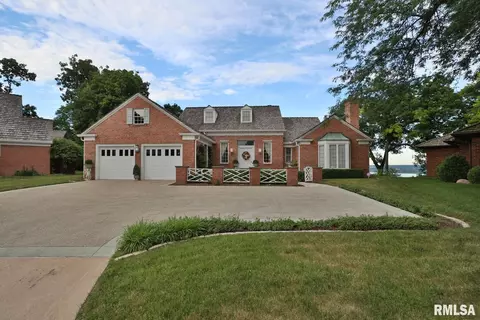 324 E Morningside Dr, Peoria, IL 61614 photo 1