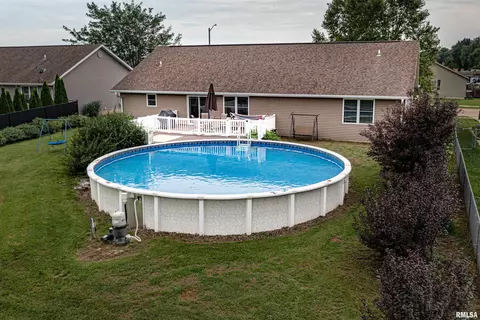 809 Deerfield Dr, Pekin, IL 61554 photo 21