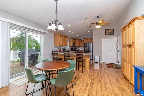 809 Deerfield Dr, Pekin, IL 61554 photo 34