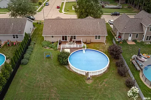 809 Deerfield Dr, Pekin, IL 61554 photo 22