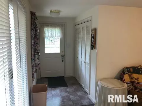 834 E Chestnut St, Canton, IL 61520 photo 15