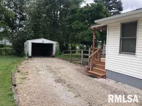 834 E Chestnut St, Canton, IL 61520 photo 3