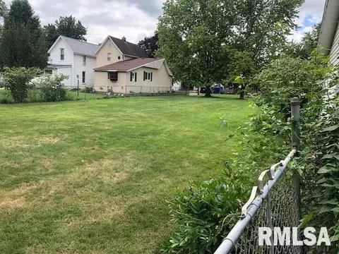 834 E Chestnut St, Canton, IL 61520 photo 28