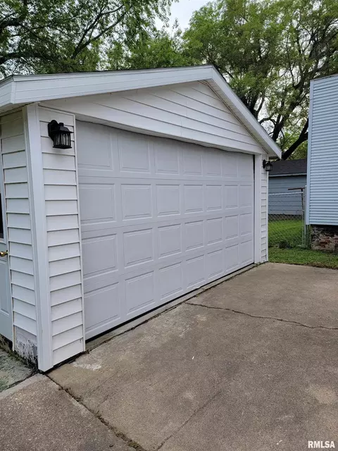 320 Cass Pl, Canton, IL 61520 photo 31