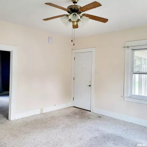 60 E Cherry St, Canton, IL 61520 photo 8