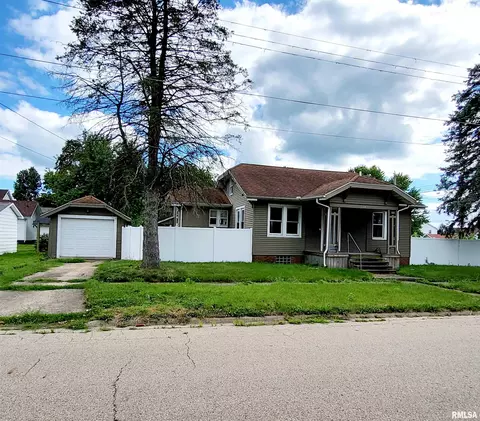 60 E Cherry St, Canton, IL 61520 photo 5